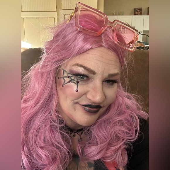 Pink Wig - Picture 2 of 5